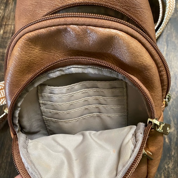 Bostaten Leather Crossbody Bag - Picture 8 of 13